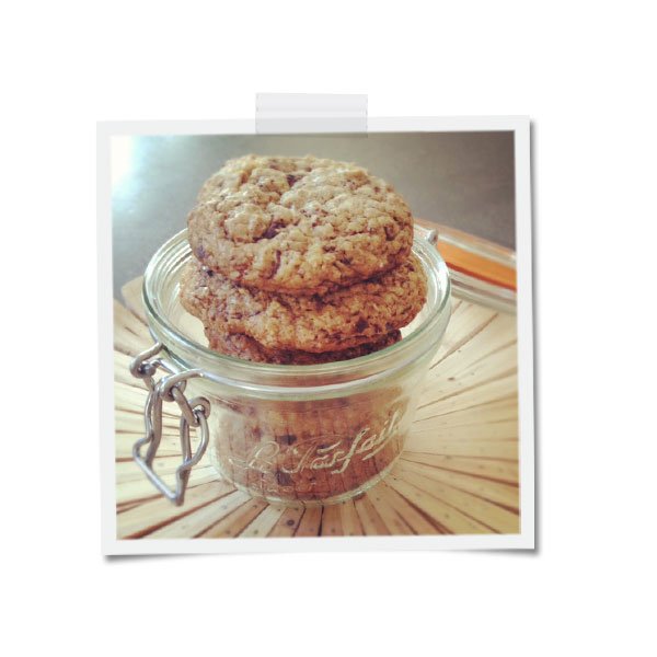 Dark Chocolate Brown Butter Oatmeal Cookies